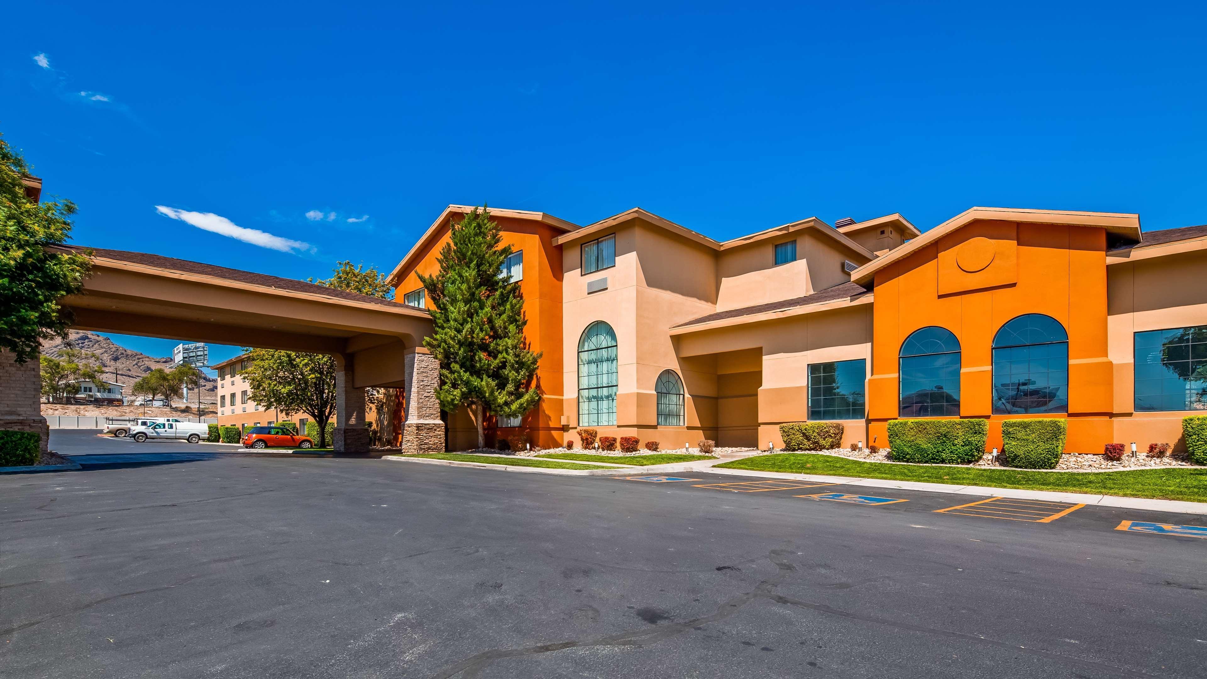 Best Western Plus - Wendover Inn Exteriér fotografie